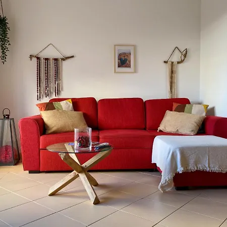 Live, Work And Relax Near Armação de Pêra
