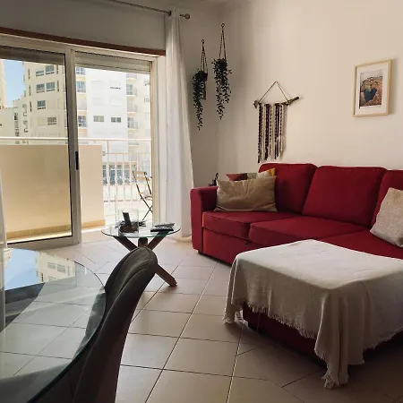 Live, Work And Relax Near Armação de Pêra